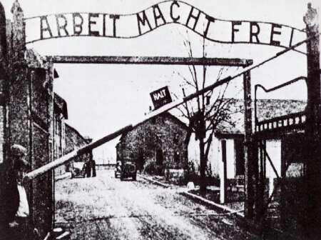 Auschwitz Quenelle